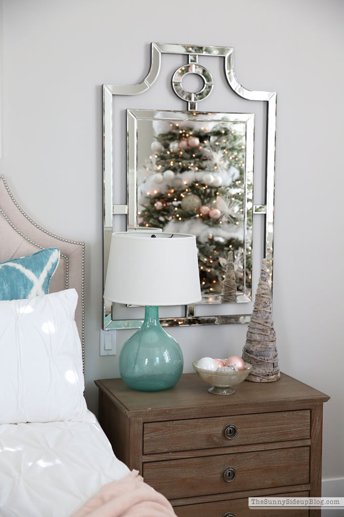 Master Bedroom Christmas Decor (Sunny Side Up)