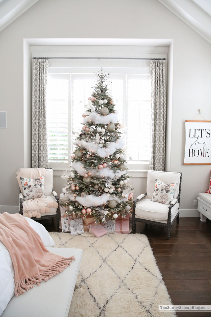 Master Bedroom Christmas Decor (Sunny Side Up)