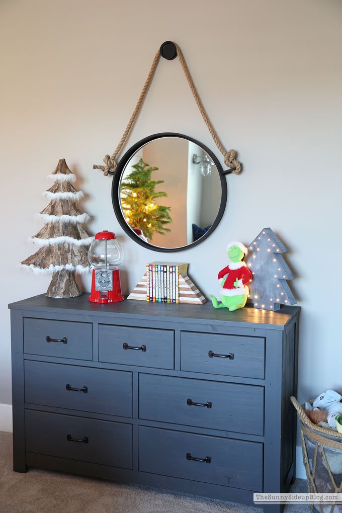 Boys Bedroom Christmas Decor (Sunny Side Up)