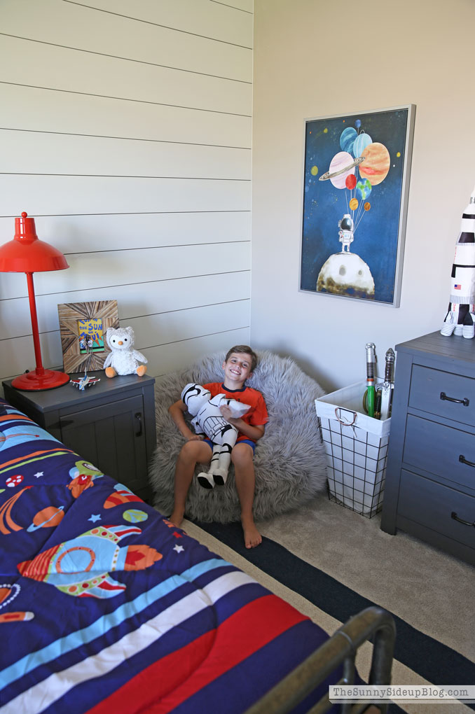 space themed kids bedroom