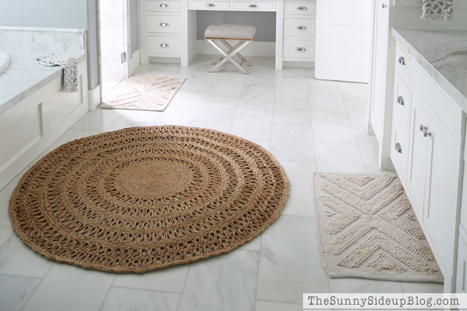 The Round Jute Rug (that looks good everywhere..)