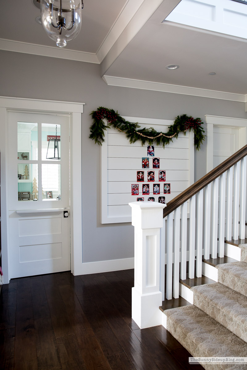 Santa Picture Display Wall (Sunny Side Up)