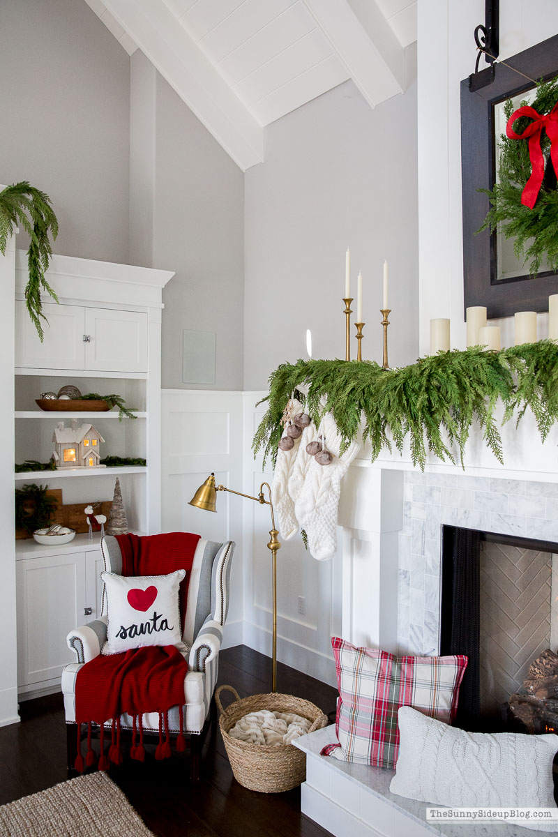 Christmas Family Room Decor (Sunny Side Up)