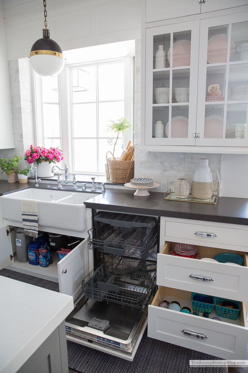 My Organized Pantry! - The Sunny Side Up Blog  Kitchen drawer organization,  Pantry inspiration, Pantry organization