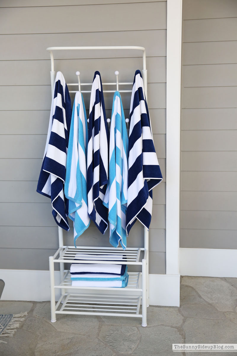 Pool Towel Rack (Sunny Side Up)