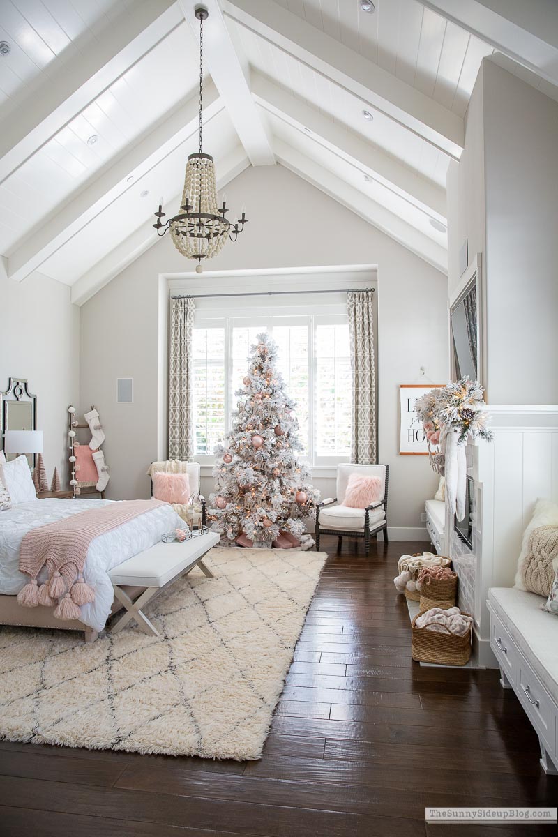 Pink Christmas Bedroom - The Sunny Side Up Blog