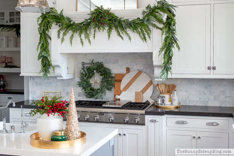 Holiday & Christmas Kitchen Décor