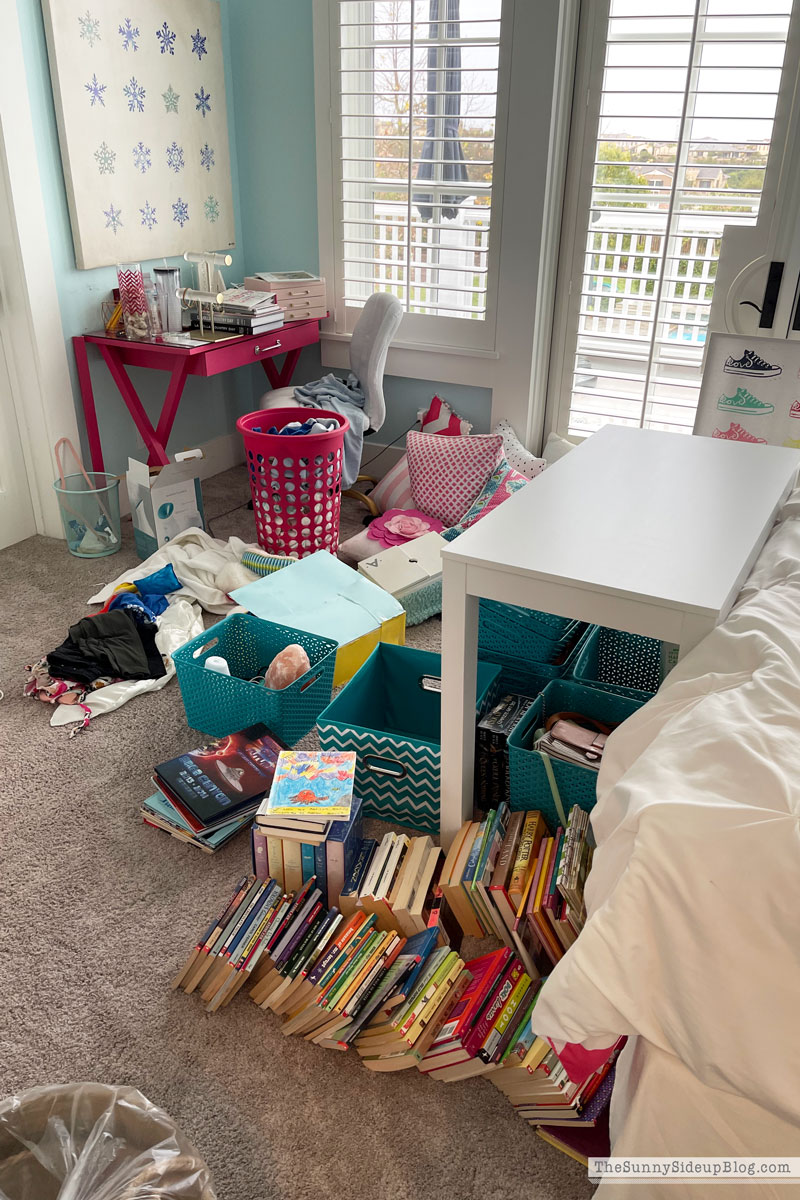 Teen desk and organized closet (Sunny Side Up)