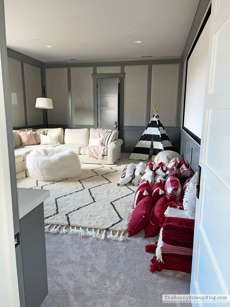 Christmas Decor Storage - Rooms For Rent blog