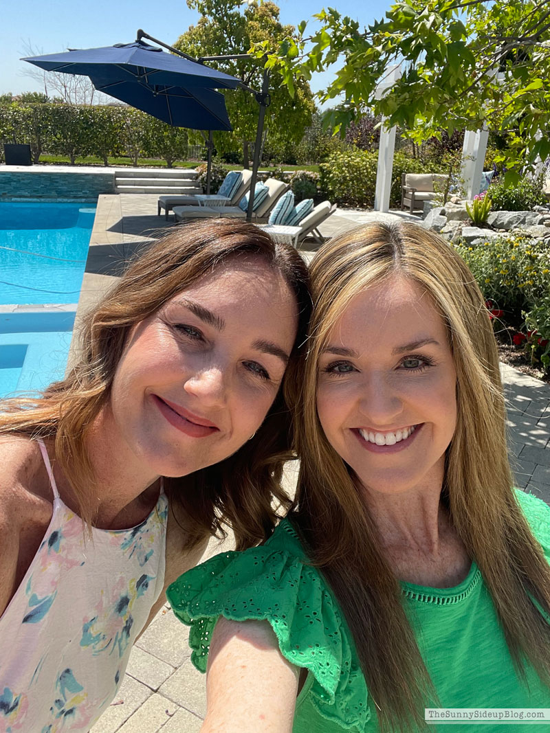 Pool days (Sunny Side Up)