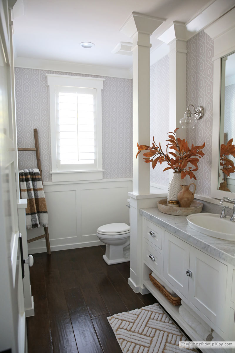 Fall Bathroom Decor — SpaceLift