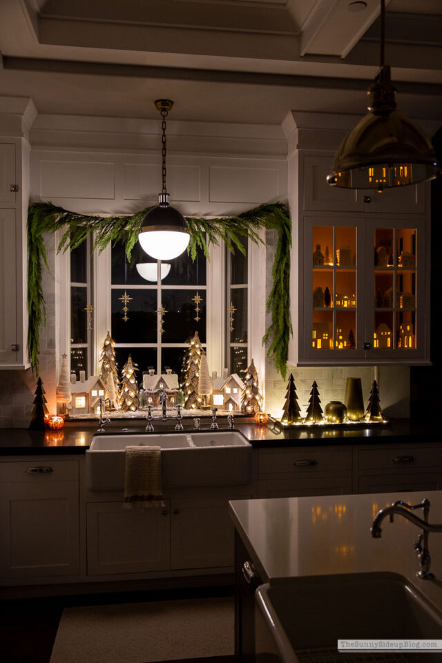Christmas Kitchen Window - The Sunny Side Up Blog
