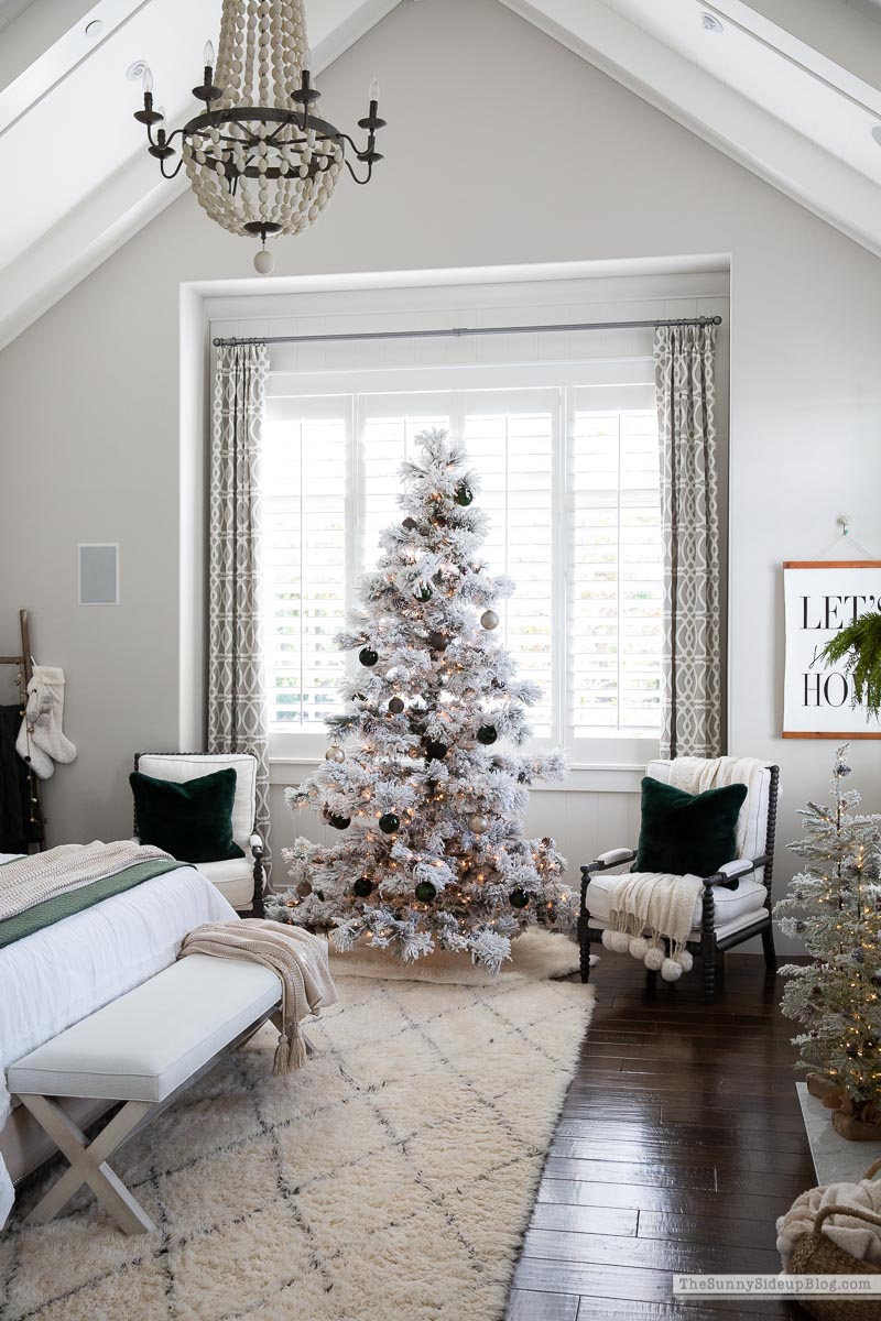 Woodsy Glam Christmas Tree (and favorite holiday pillows!) - The Sunny Side  Up Blog