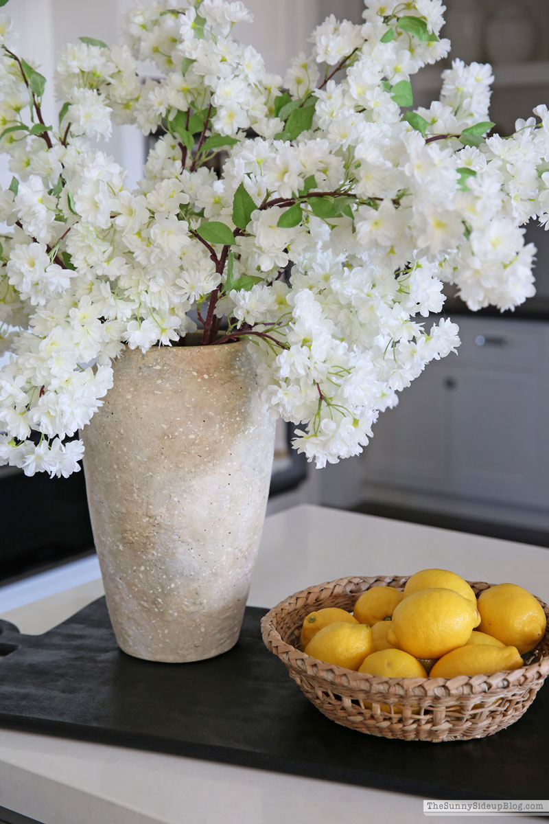Spring decorating (Sunny Side Up)