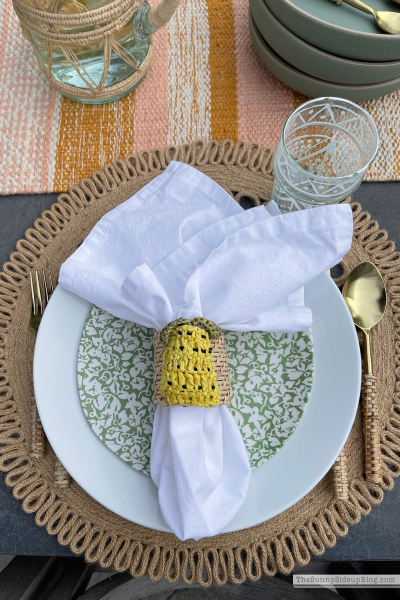 Summer outdoor dining (Sunny Side Up)
