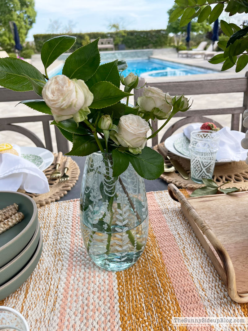 Summer outdoor dining (Sunny Side Up)