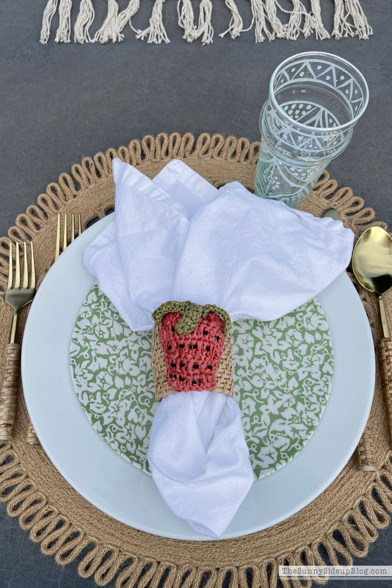 Summer outdoor dining (Sunny Side Up)