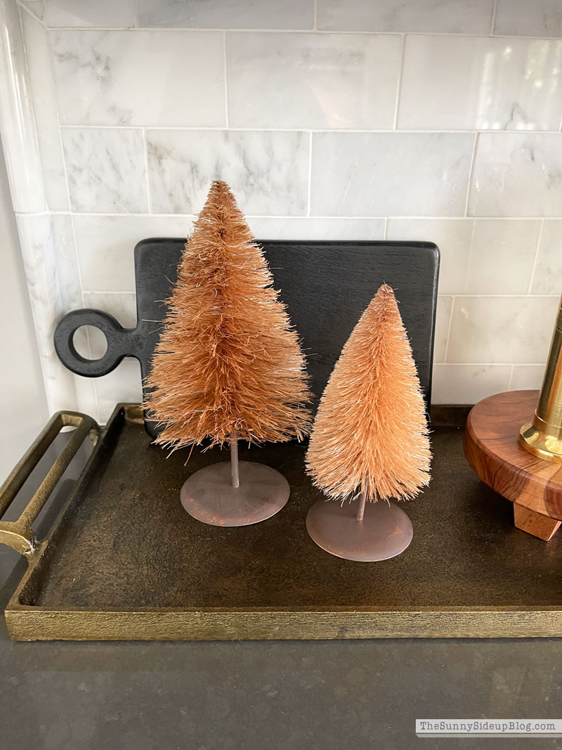 Woodsy Glam Christmas Tree (and favorite holiday pillows!) - The Sunny Side  Up Blog