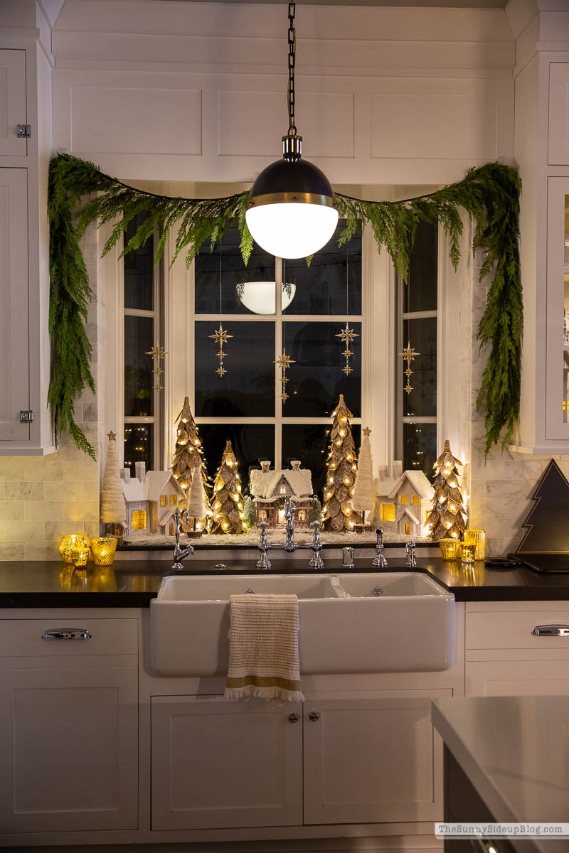 Holiday & Christmas Kitchen Décor