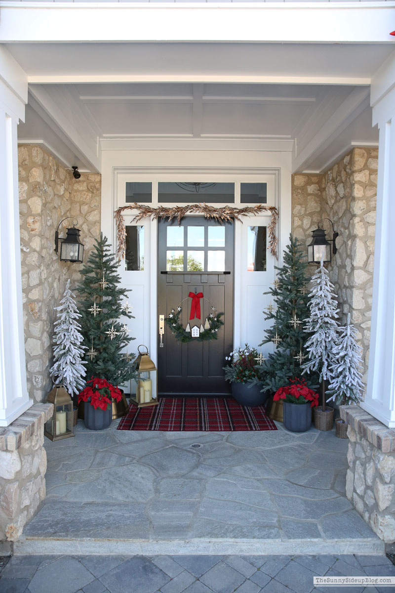 Red and Gold Holiday Porch - The Sunny Side Up Blog