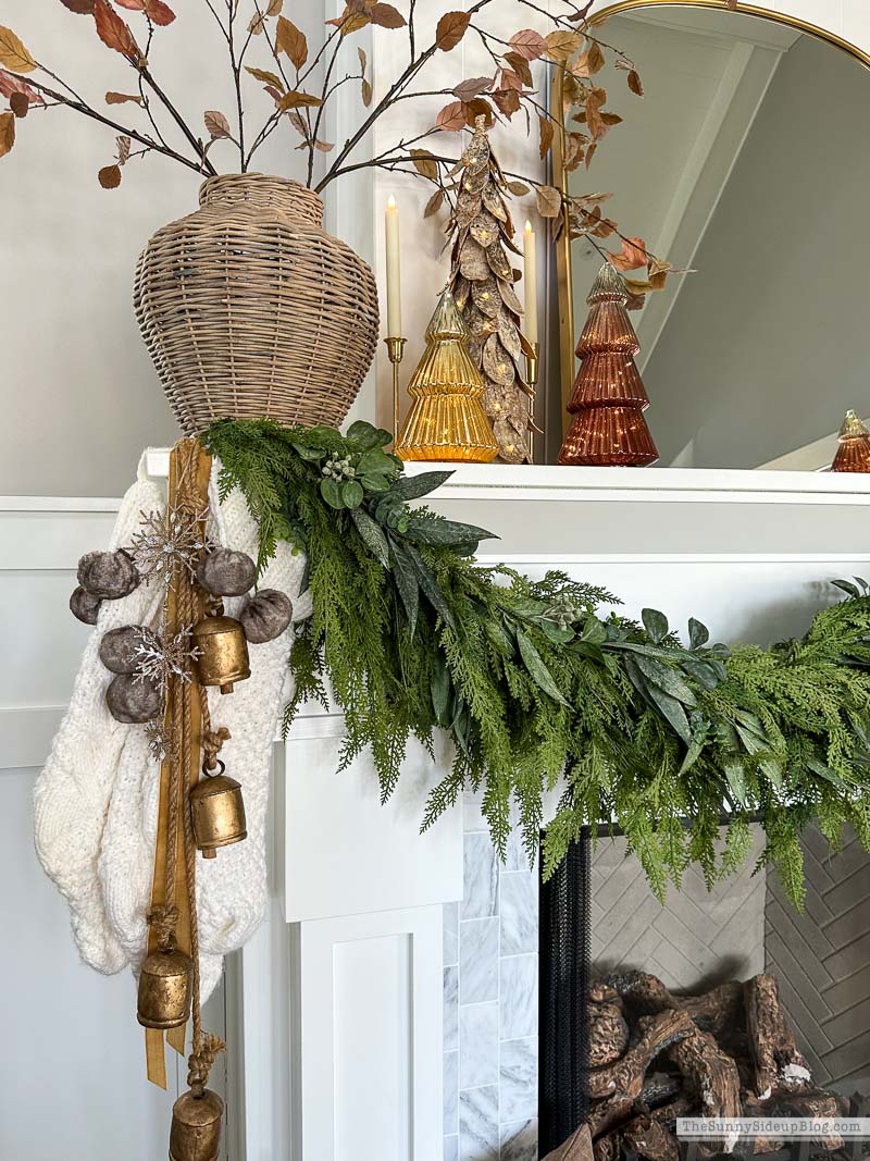 Holiday Star Mantel (Sunny Side Up)