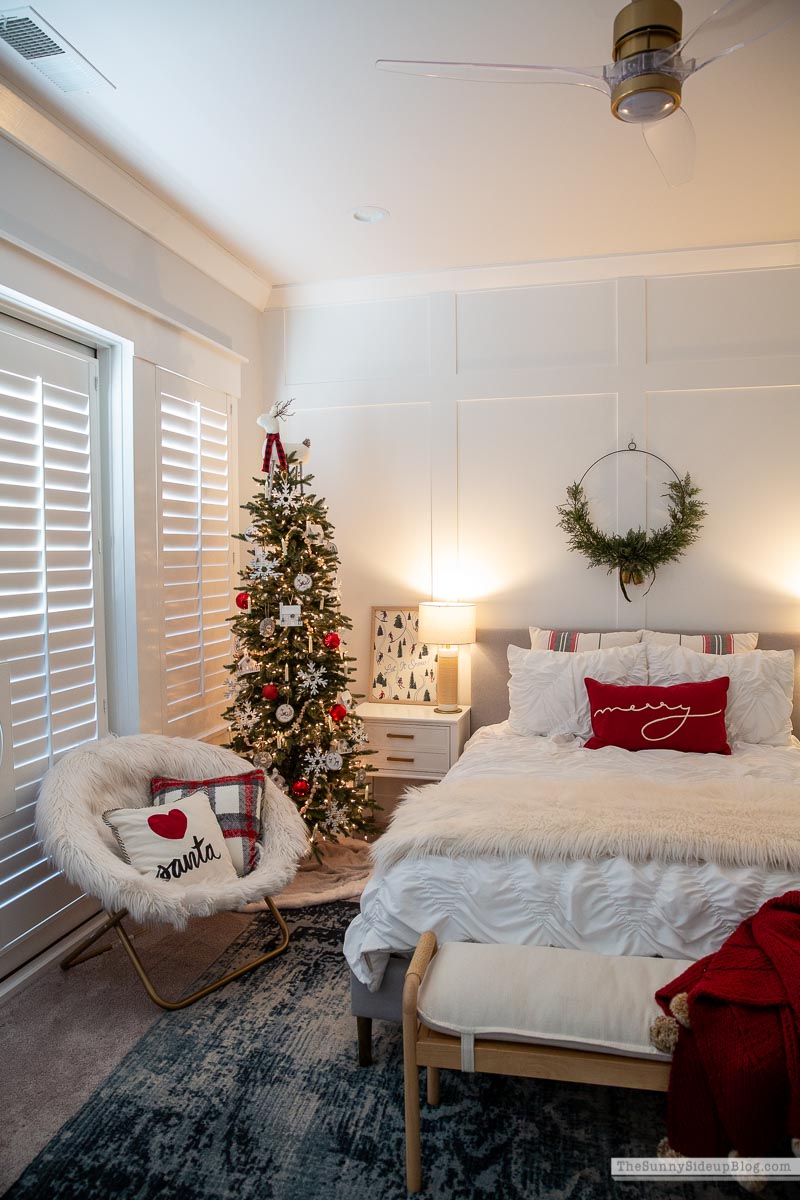 Teen Christmas Bedroom (Sunny Side Up)