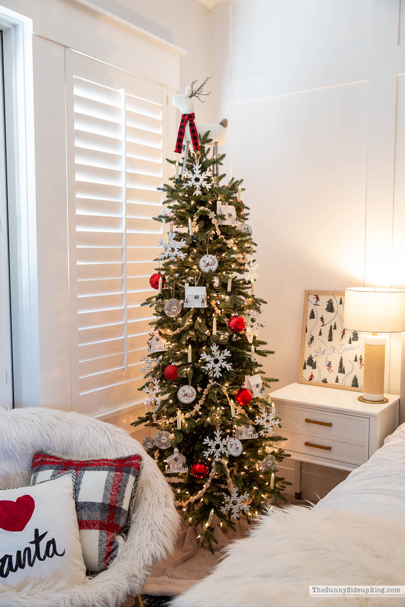 Teen Christmas Bedroom (Sunny Side Up)