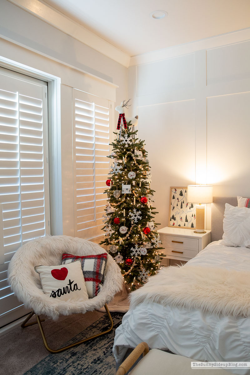 Teen Christmas Bedroom (Sunny Side Up)