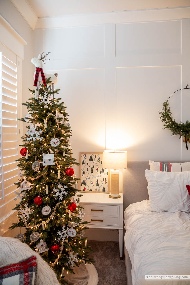 Teen Christmas Bedroom (Sunny Side Up)