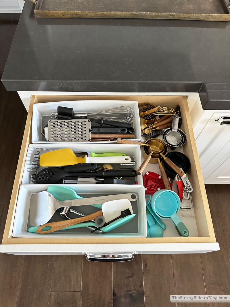 Organized junk drawer - The Sunny Side Up Blog