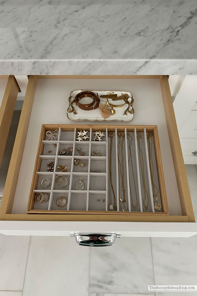 organized jewelry (Sunny Side Up)