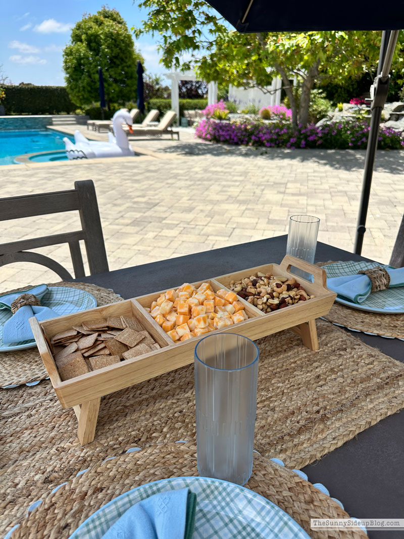 Summer Hosting (Sunny Side Up)