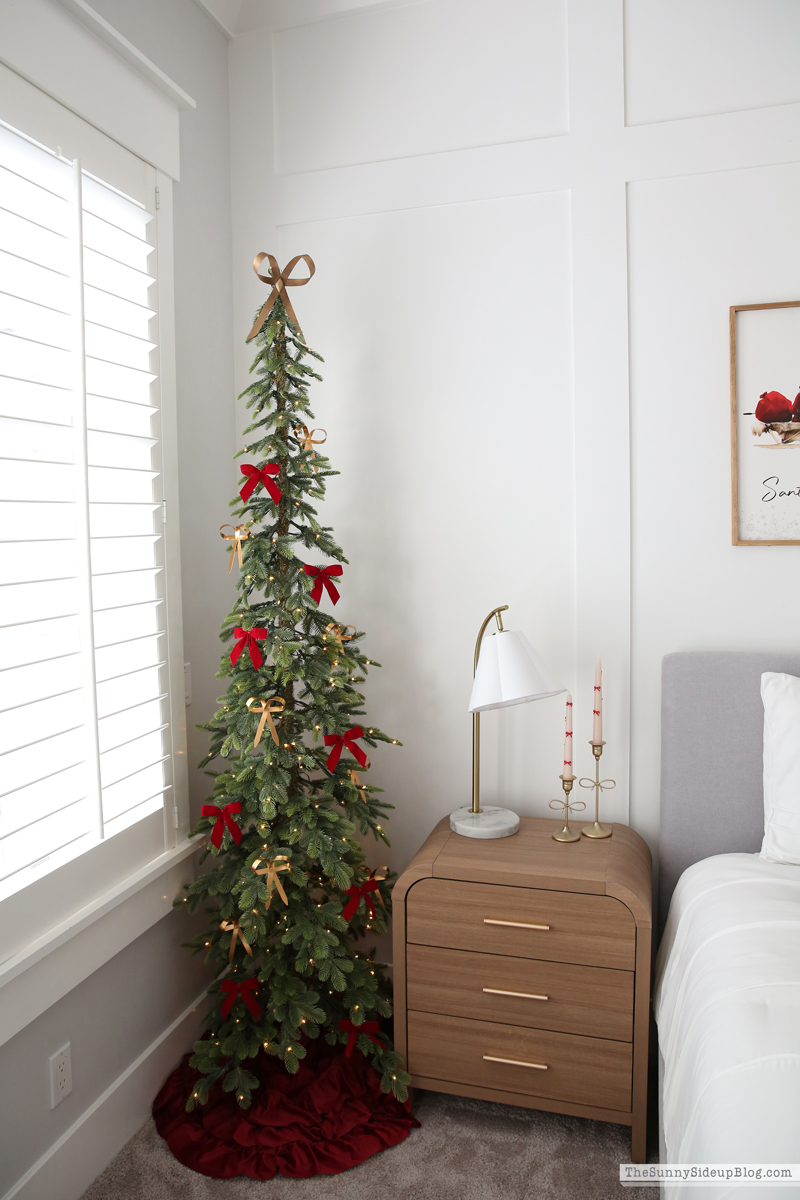 Christmas Bedroom (Sunny Side Up)