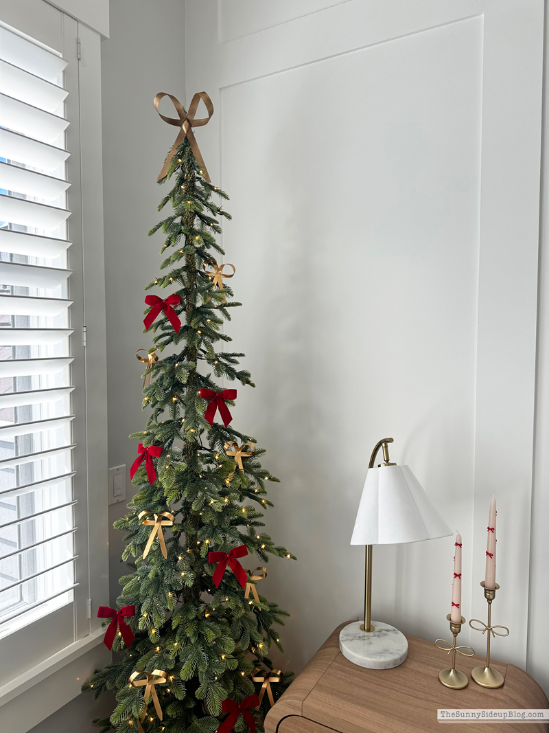 Christmas Bedroom (Sunny Side Up)