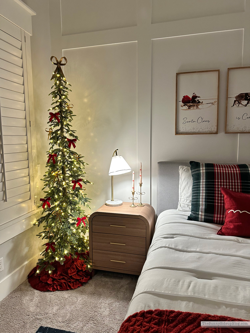 Christmas Bedroom (Sunny Side Up)