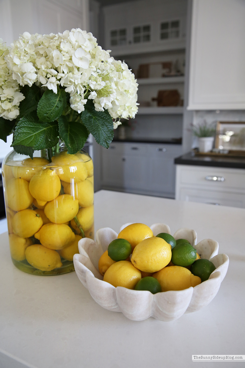 Lemon Hydrangea arrangement (Sunny Side Up)