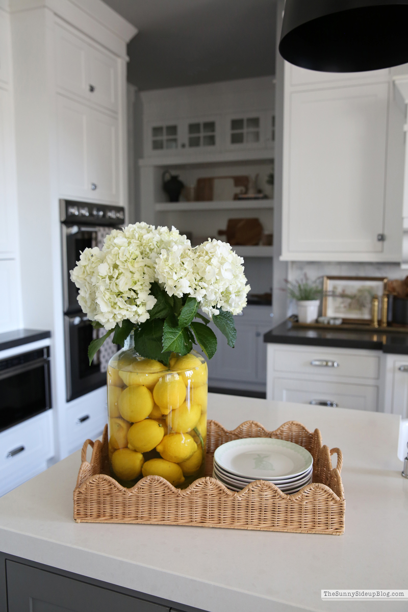 Lemon Hydrangea arrangement (Sunny Side Up)