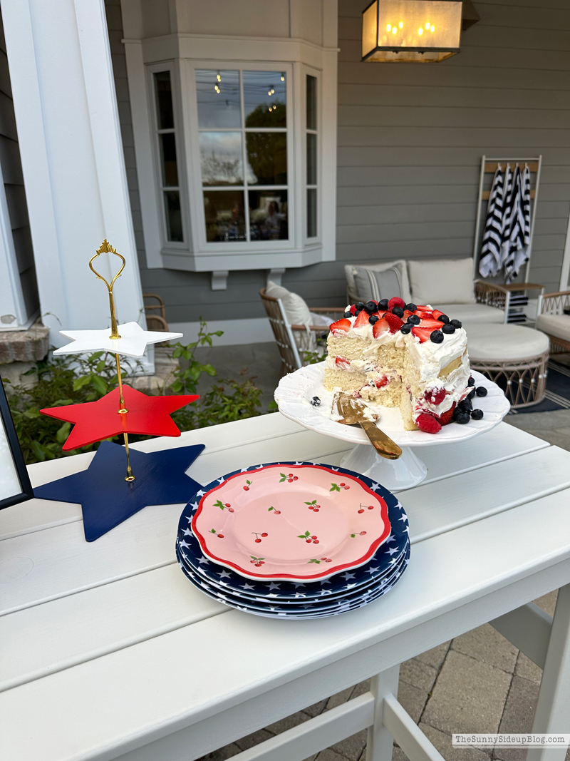 Summer Backyard 4th of July Dinner (Sunny Side Up Blog)