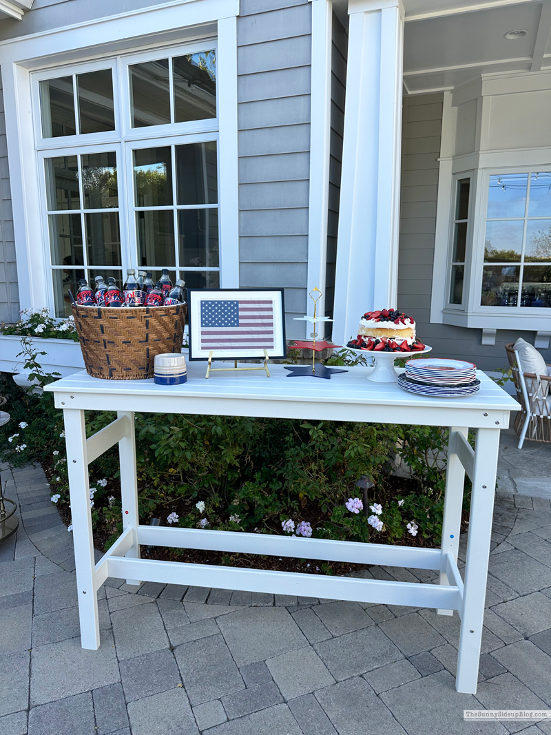 Summer Backyard 4th of July Dinner (Sunny Side Up Blog)