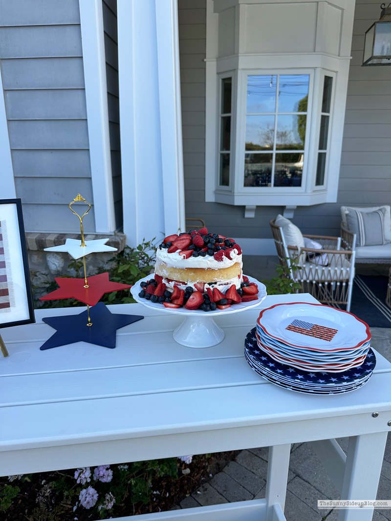 Summer Backyard 4th of July Dinner (Sunny Side Up Blog)