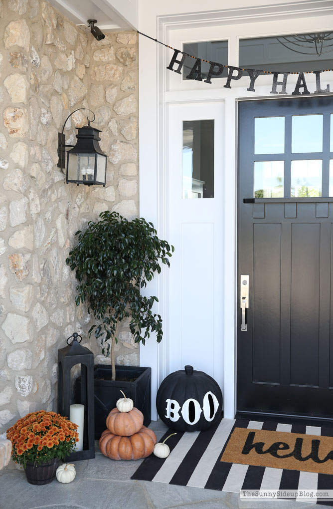 Fall/Halloween Porch Ideas (Sunny Side Up)