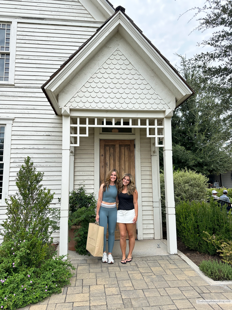 Magnolia Fall/College Move In (Sunny Side Up)